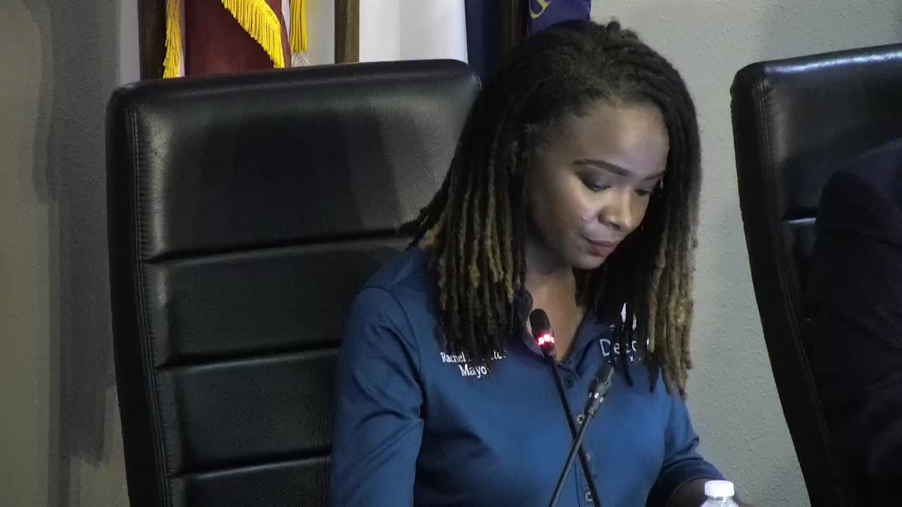 Council confirms multiple appointments and approves consent contracts, pulls two items for separate votes