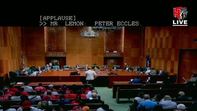 Commuters, advocates urge Metro to restore red‑line signal priority after downtown delays