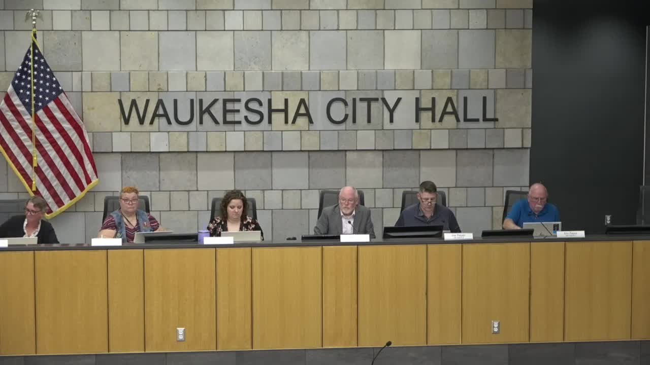 Waukesha planning staff outline zoning-code rewrite that would cut nine residential districts to four