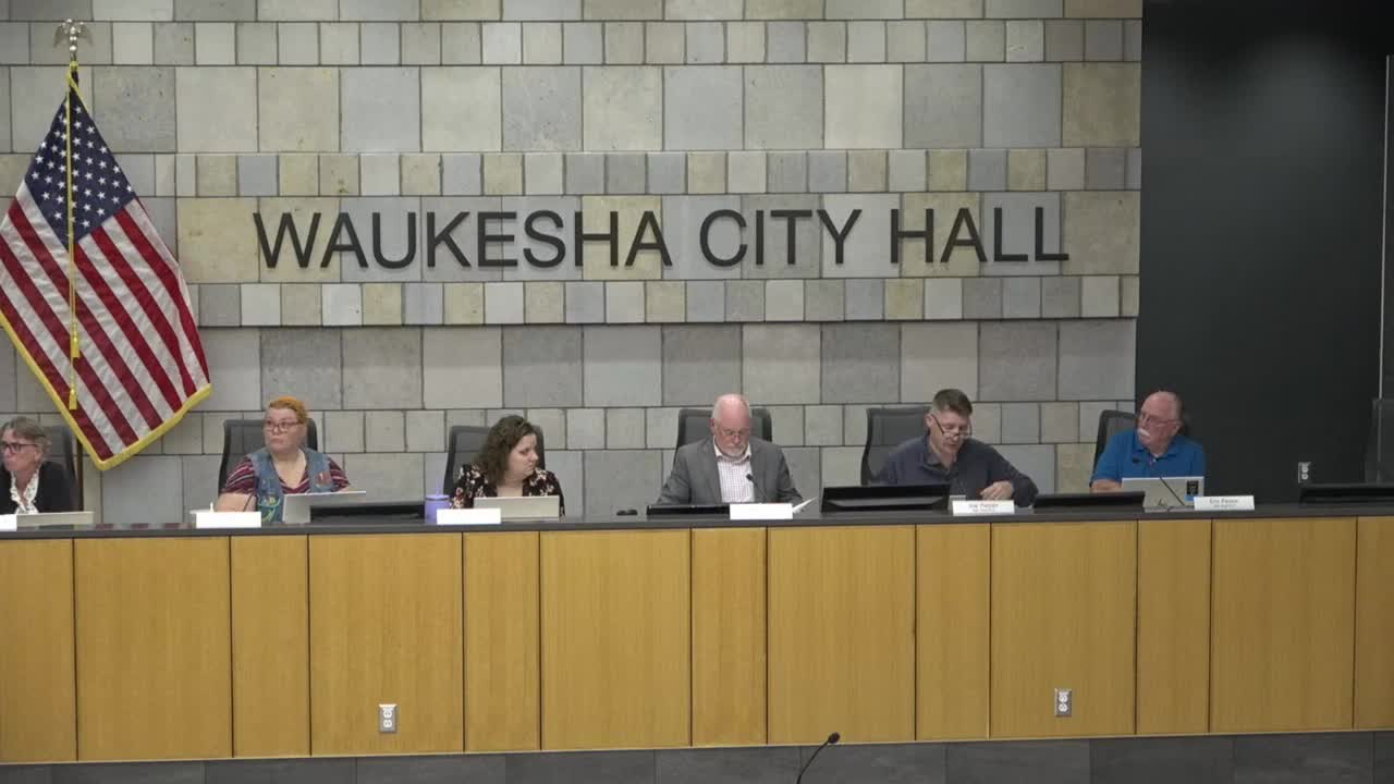 Council amends surplus-property policy to include procedures for selling real estate