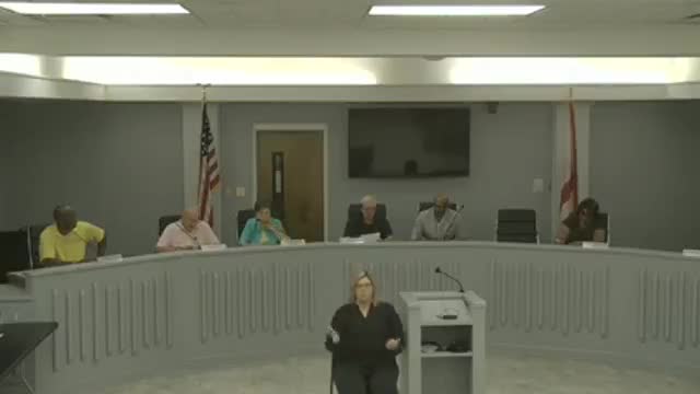 Council approves lease with Holiday Lights and Designs for Christmas decorations