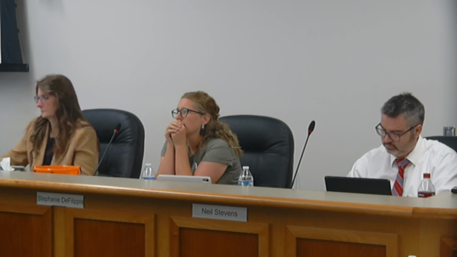 District reviews October 1 enrollment data; board discusses homeschool trend and grade-level bubbles