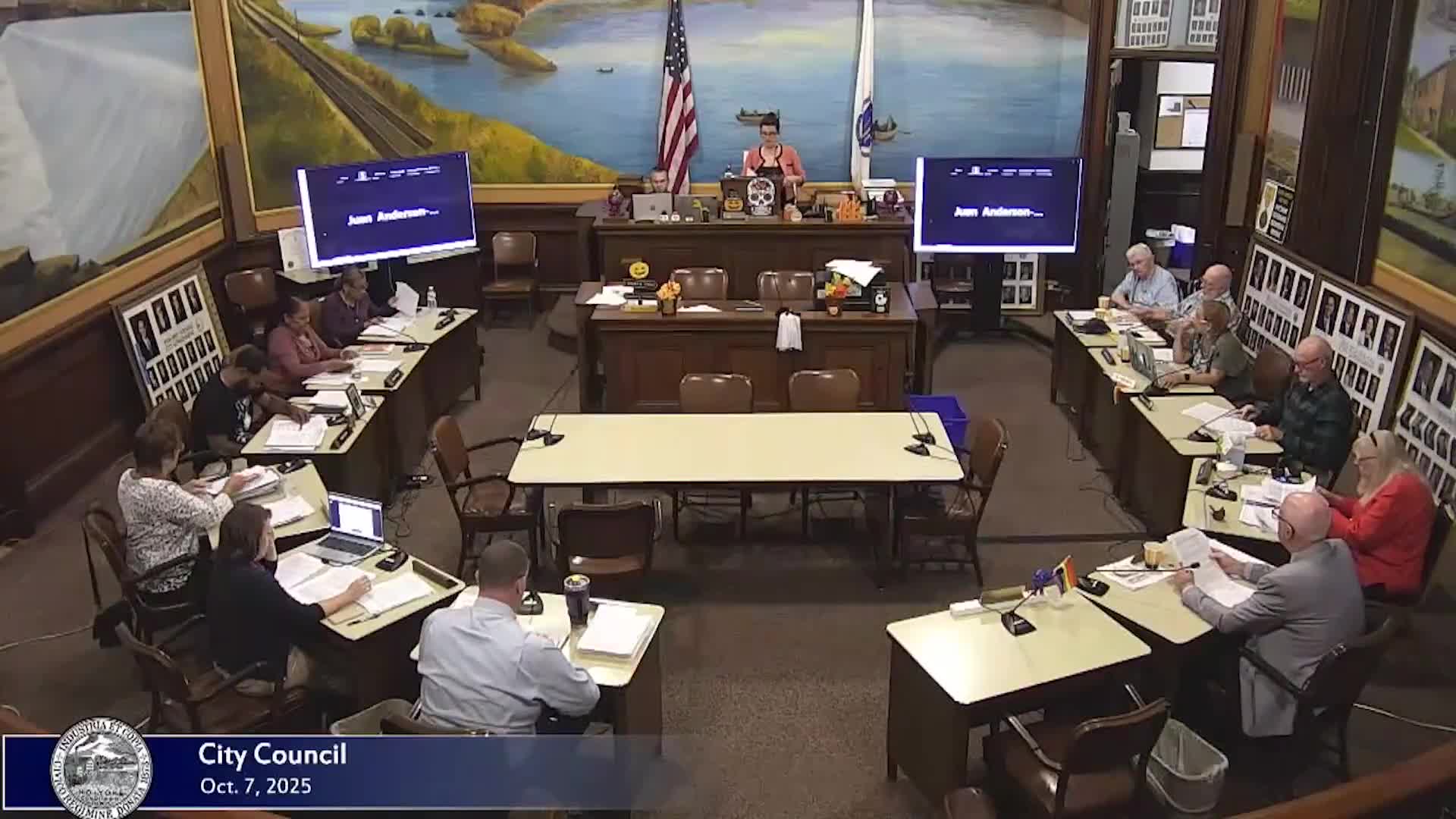 Council gives ‘leave to withdraw’ on resolution about cooperation with ICE after heated public debate