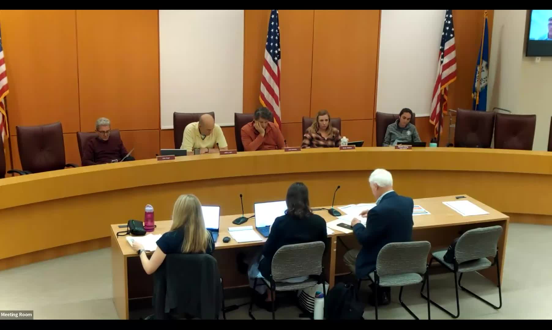 Consultants outline section-by-section code review; commission pushes to address business zones and controversial topics early