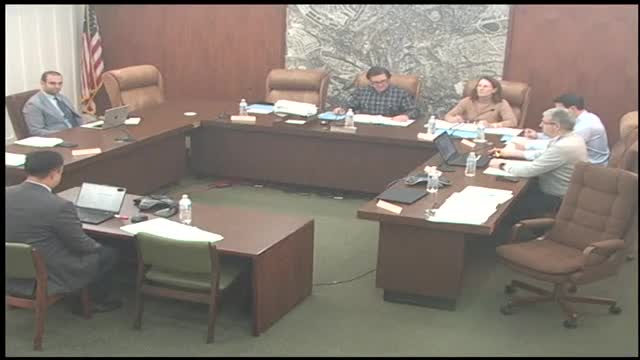 Planning commissioners approve rebuilt covered patio at 1 Chestnut Lane despite front-yard variance