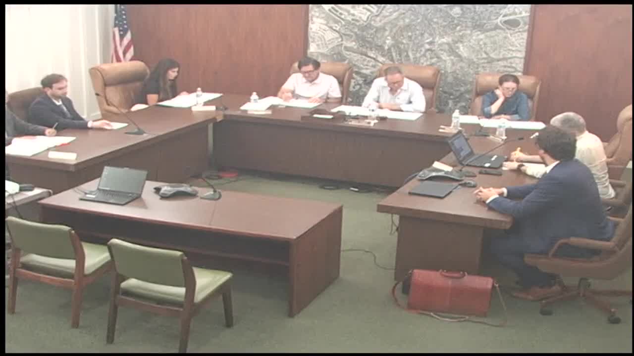 Planning commission reviews wireless-facilities ordinance; item continued to Nov. 21 after stakeholders request more coordination