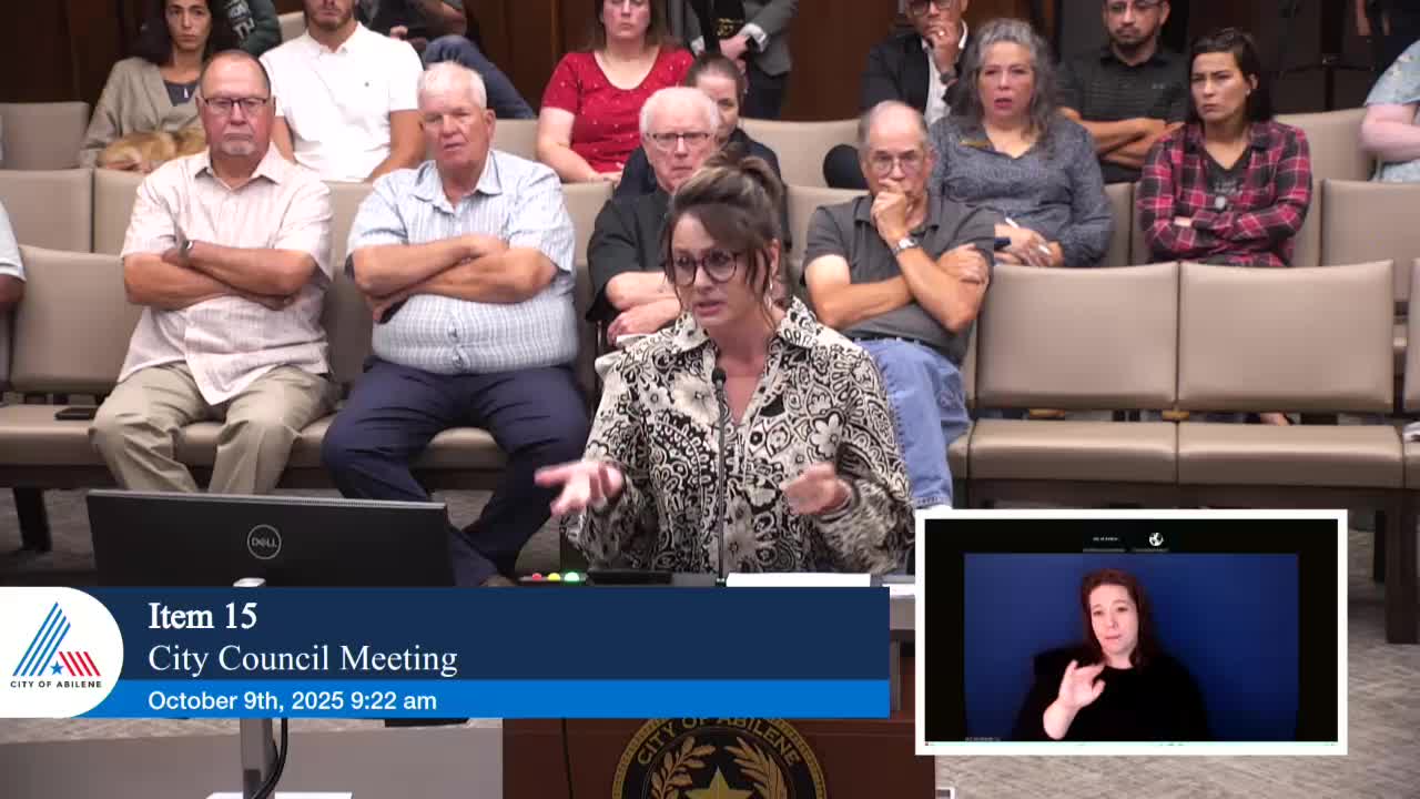 Council rejects single management proposal and directs staff to seek new bids for Maxwell Golf Course