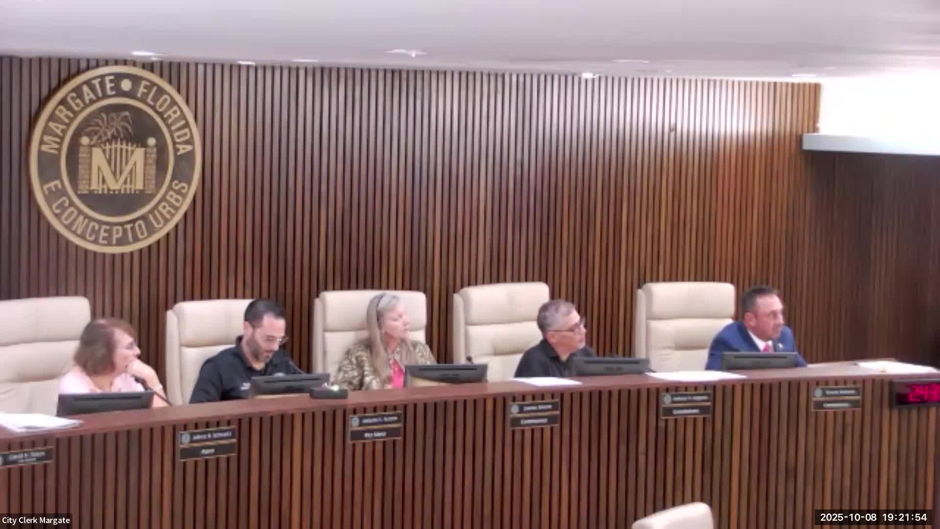 Residents, commissioners clash over golf‑course redevelopment and new housing in Margate