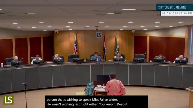 Resident raises concerns about drainage payment and an ICE detention during public comment