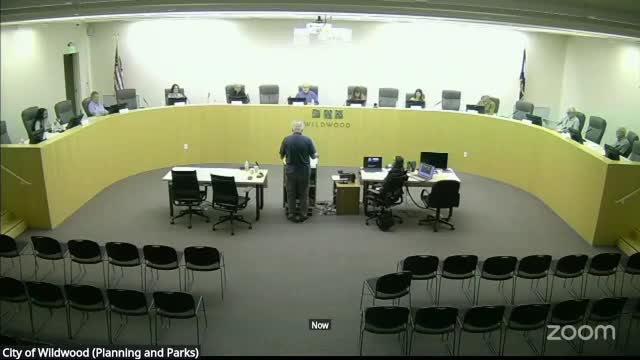 Wildwood log-cabin reassembly delayed by site access; council-approved contractor expects fall start