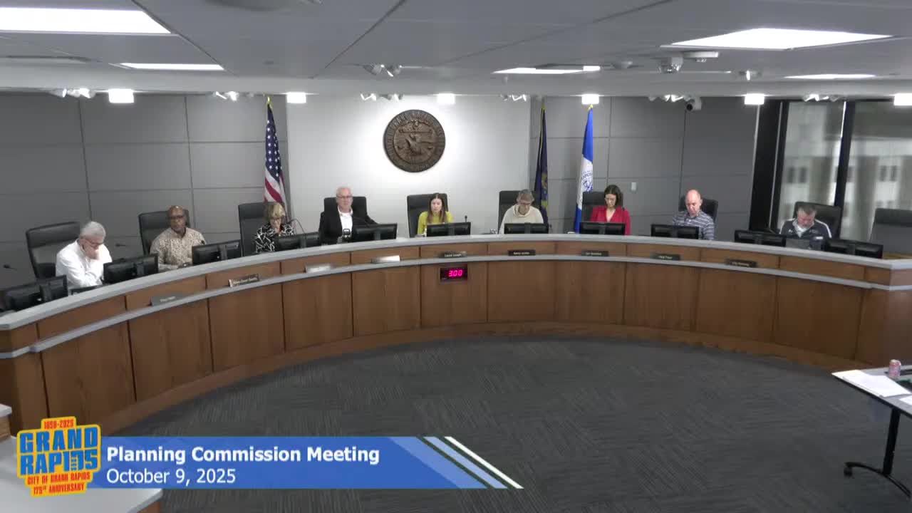 Planning commission approves amended sign program for Jones Secchia Children’s Hospital with setback and landscaping conditions