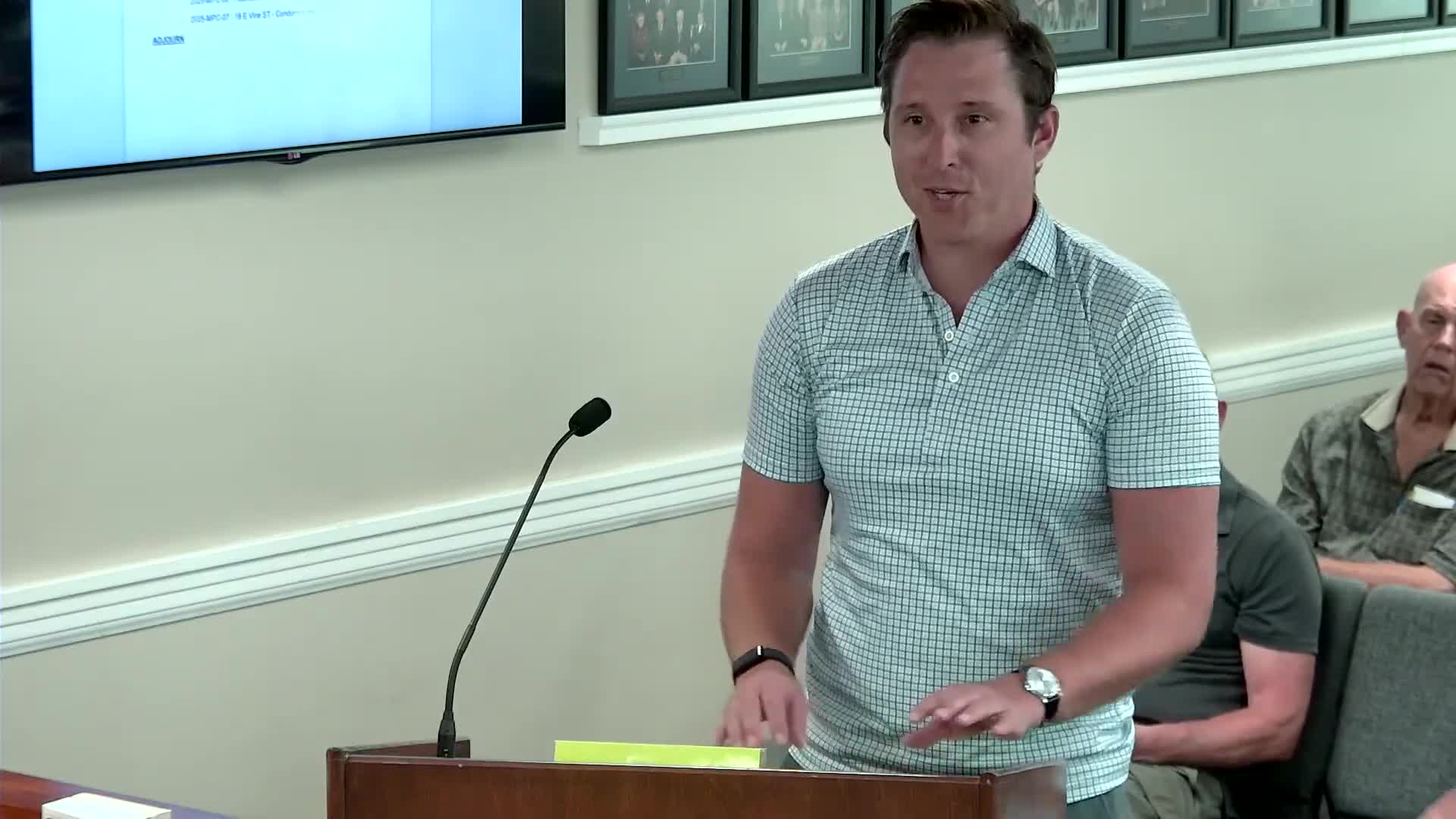 Pre-application review: developer proposes 101 single-family homes on Vernon View Drive; commission flags access, stormwater and screening issues