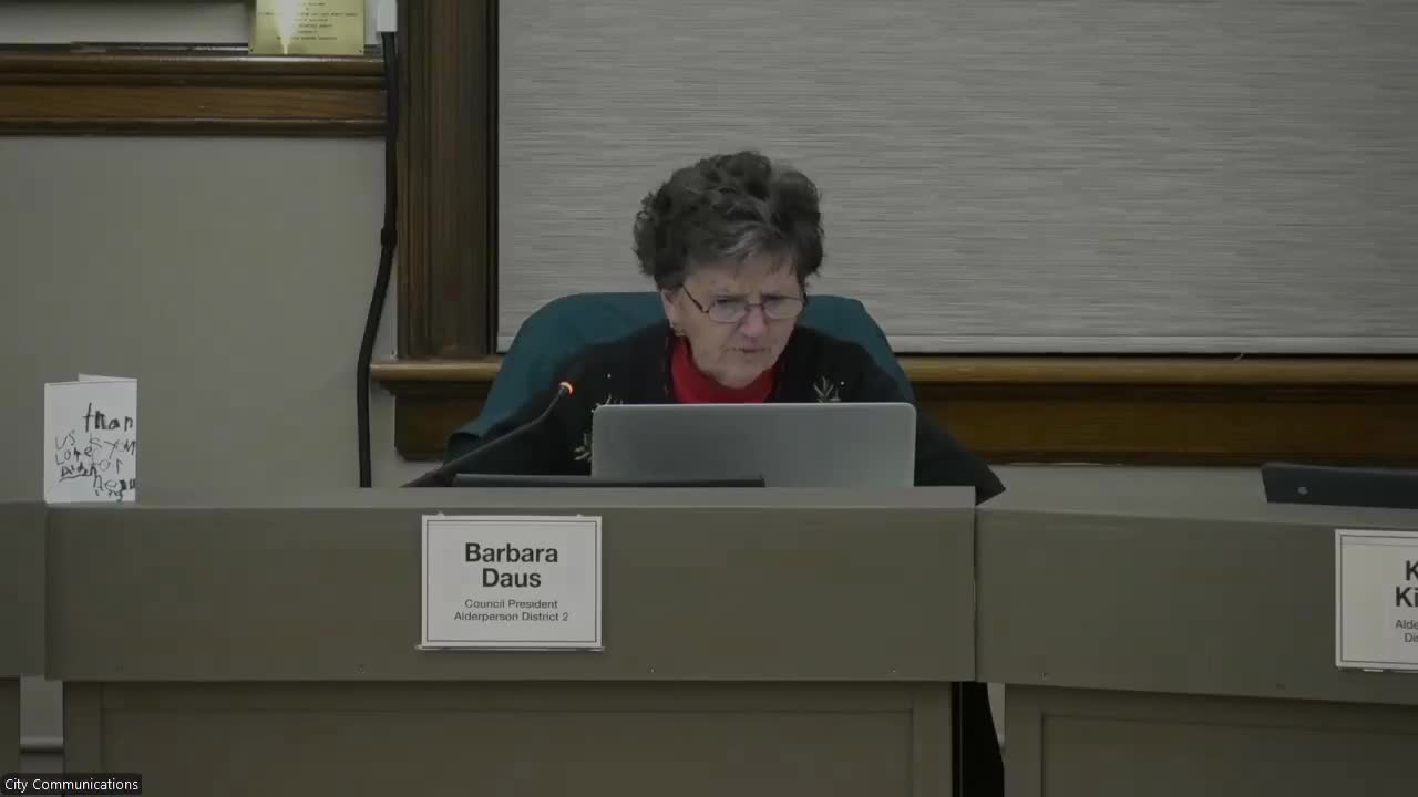 Council awards public-transit contract to Davis Bus Lines for reduced route service during academic year