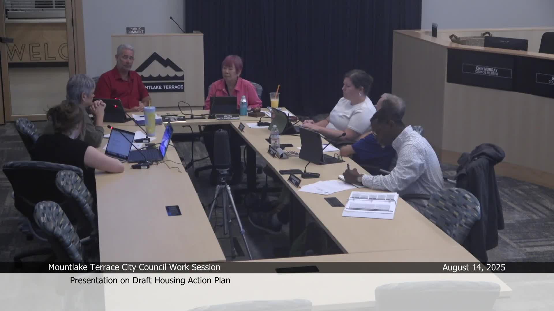 City attorney reviews Public Records Act and Open Public Meetings Act; warns council about social-media, retention and metadata risks