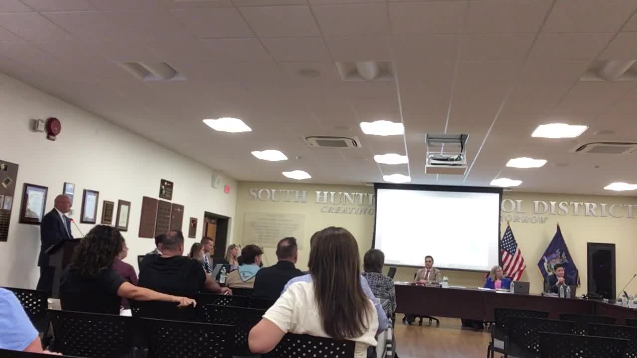 South Huntington district presents 'Peaceful School Bus' plan to connect drivers and students