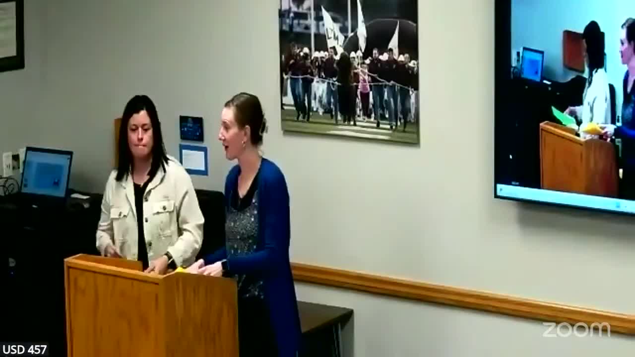 Parents, teachers push district to prioritize dyslexia supports as ELA adoption proceeds