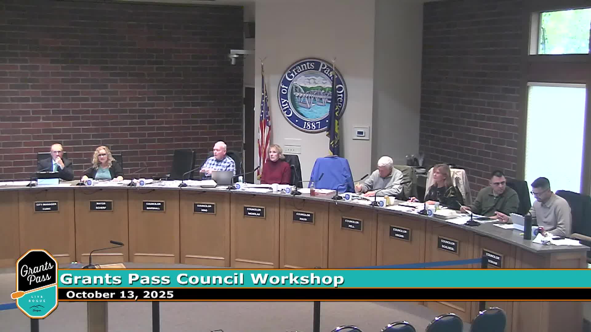 Grants Pass council backs immediate pay‑equity fixes, approves retroactive 3.02% COLA for eight nonbargaining positions