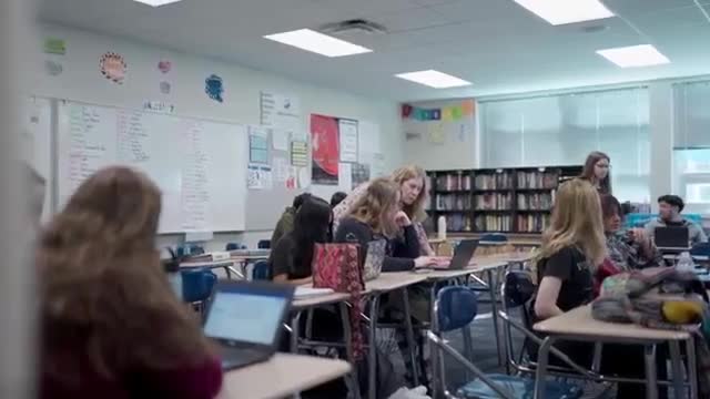 Speakers praise Charleston High School’s small‑town culture and advanced course offerings