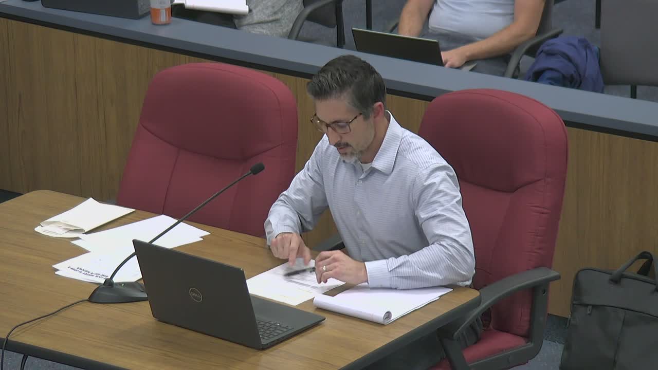 Planning Commission reviews zoning-text amendments tied to comprehensive plan; staff to send ordinances to Council Oct. 28