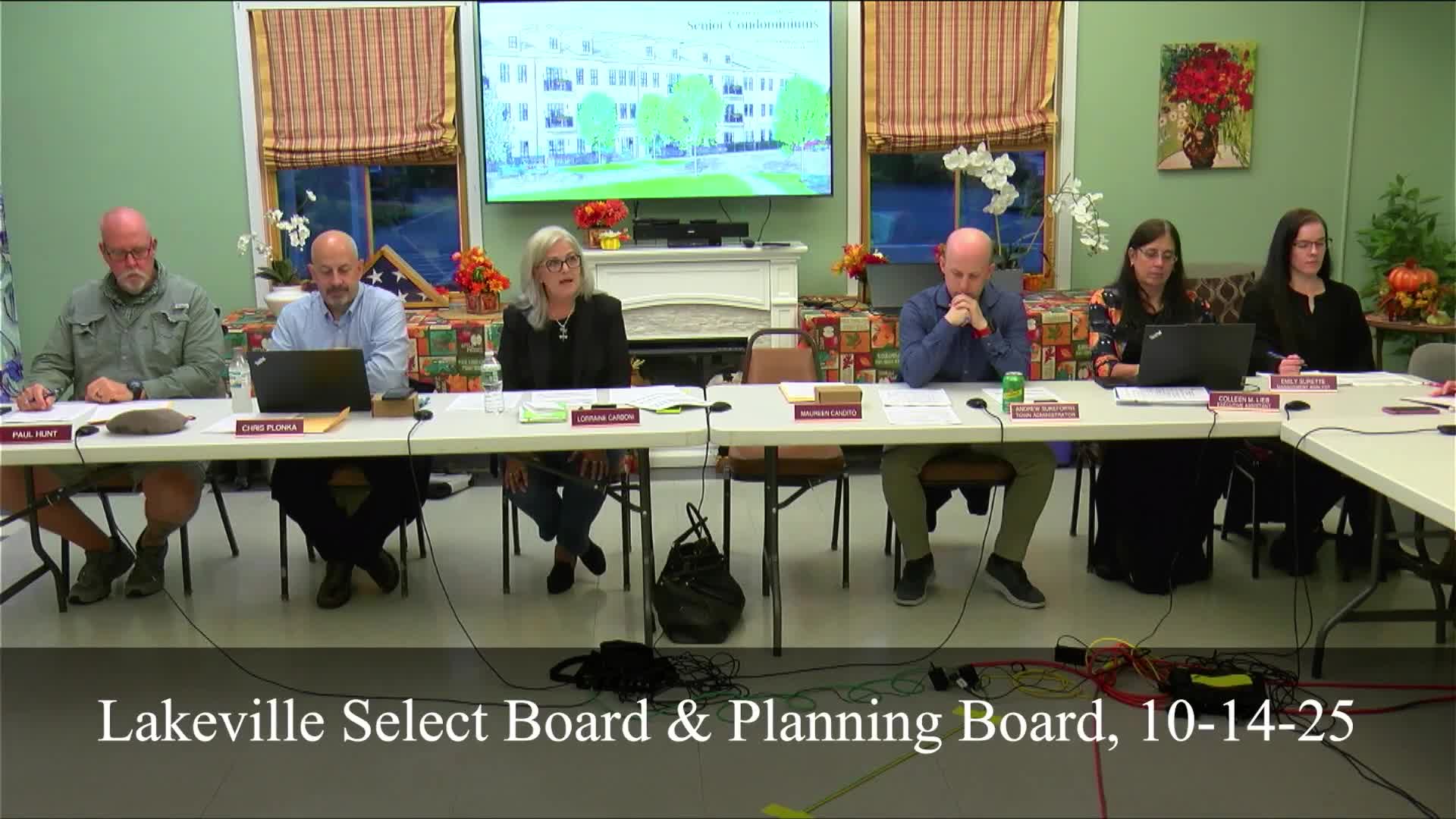 Developer presents 424‑unit senior-community proposal, renovated 9‑hole golf course for Lakeville Country Club