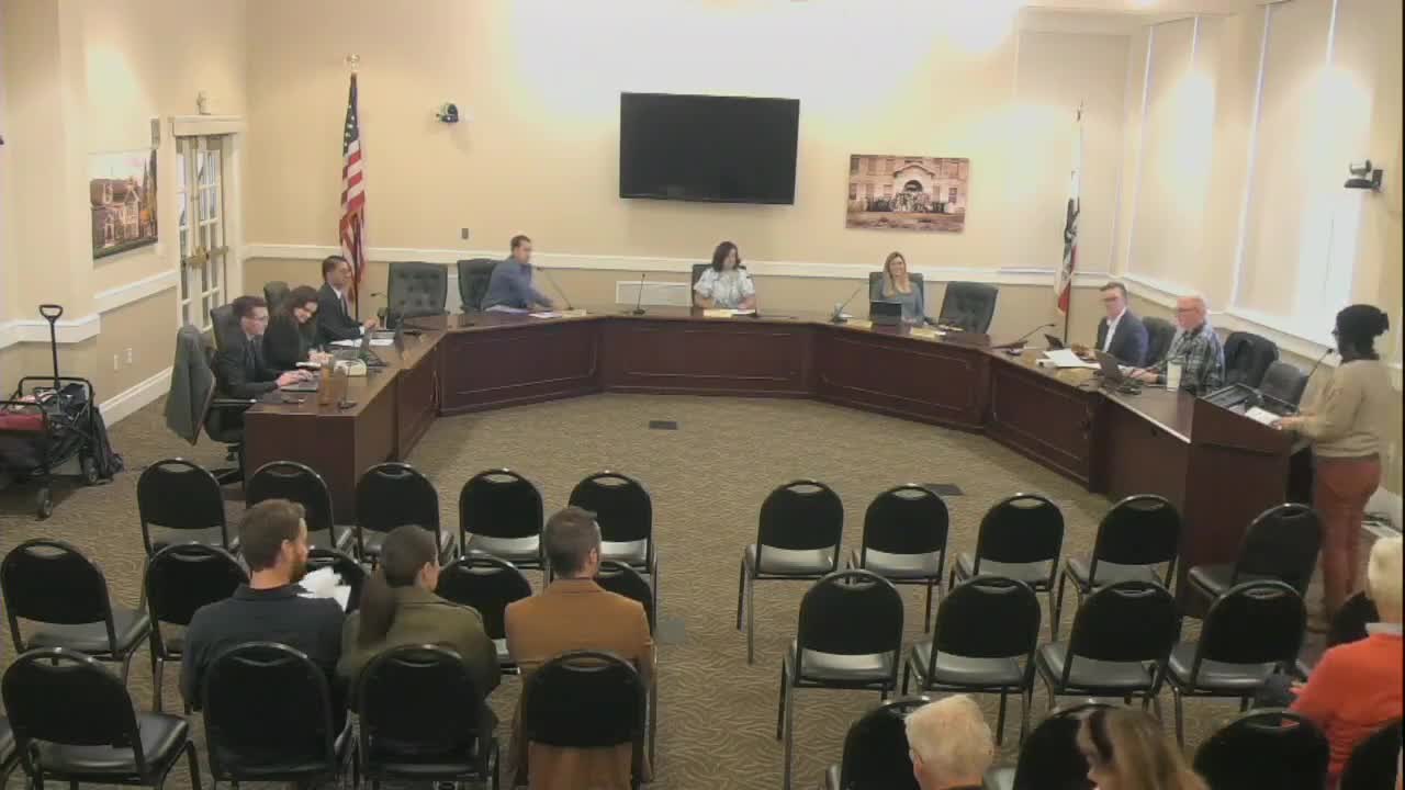 Residents defend city manager after complaint campaign, urge transparency and civility