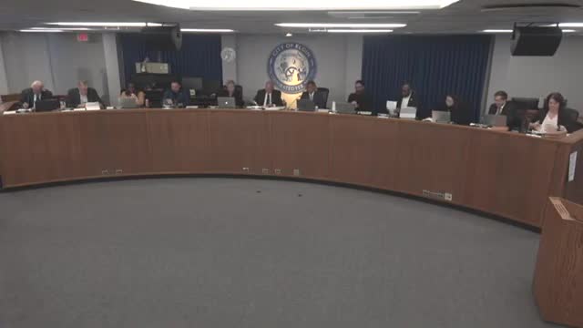 Elgin council approves management pay‑plan ordinance after questions on oversight, redlining
