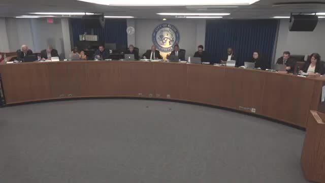 Votes at a glance: Elgin council approves insurance, contracts, bids and other items 9‑0