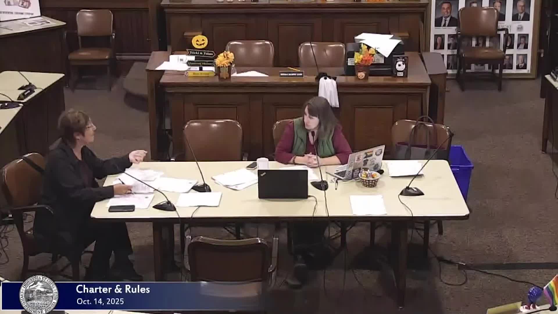 Committee keeps proposal to replace elected mayor with appointed city manager in committee