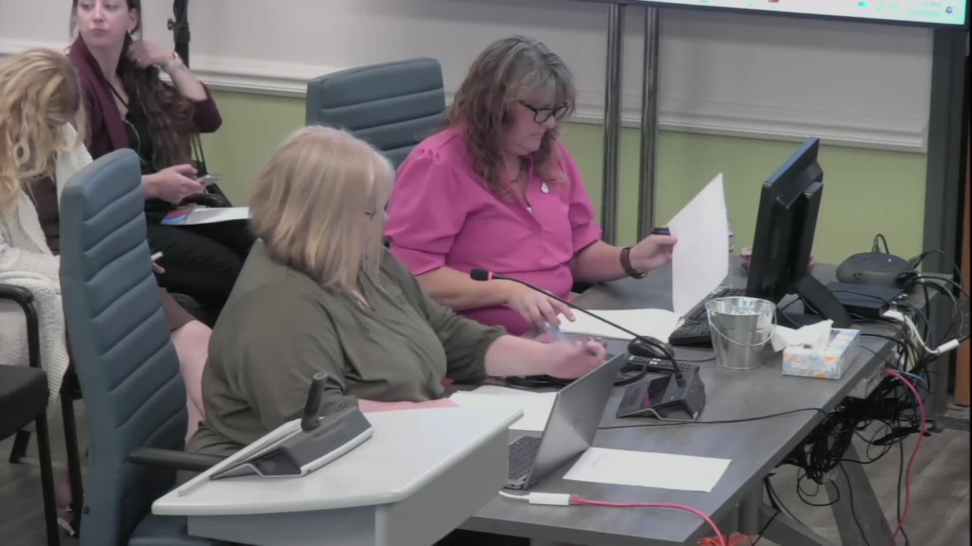 Council awards up to $80,000 to replace Woodland Elementary portable classroom; installation expected in 10–12 weeks