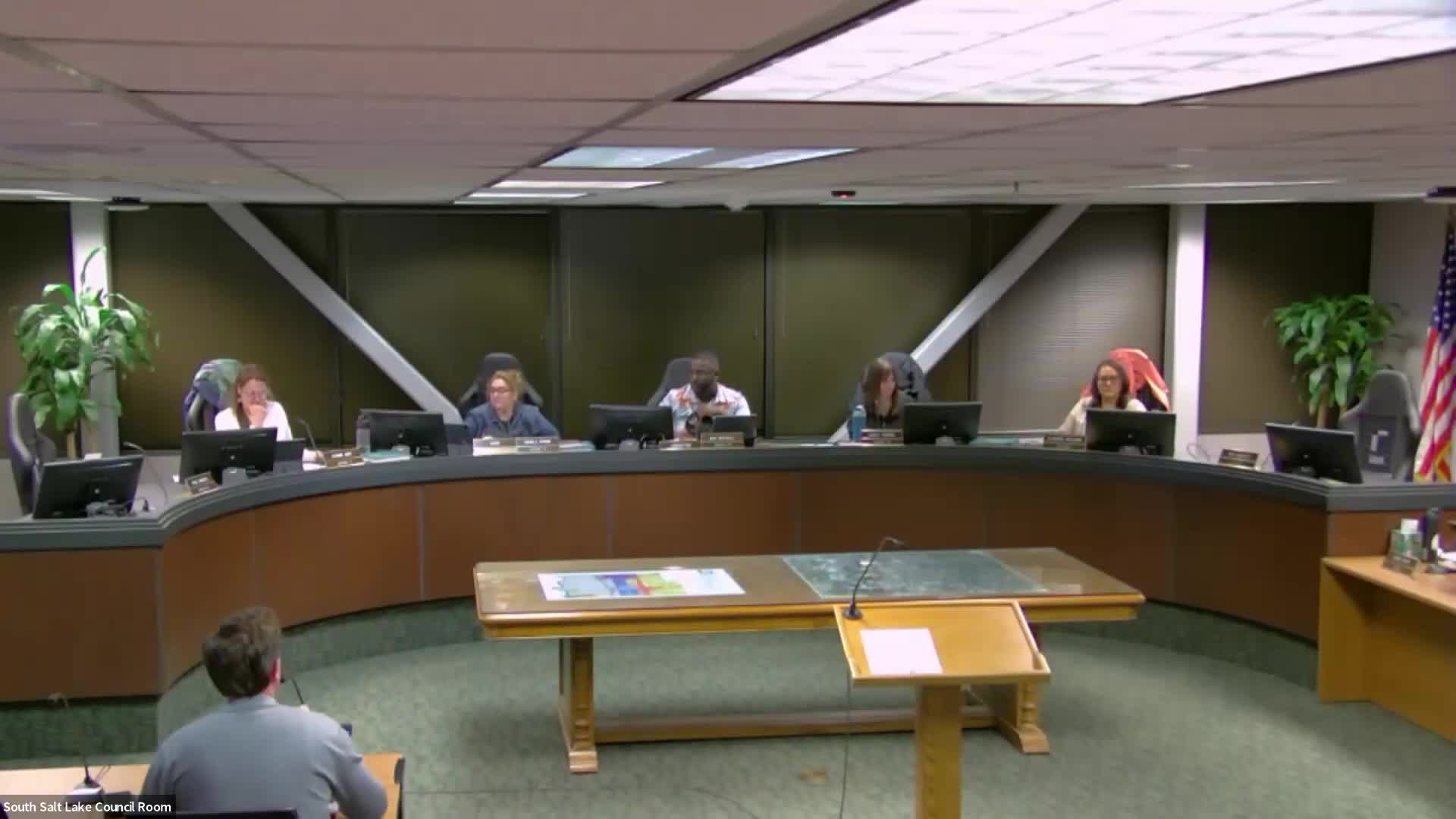 Council advances rezoning of city-owned parcel at 2650 S. Main for public parking; item moved to Oct. 29 unfinished business