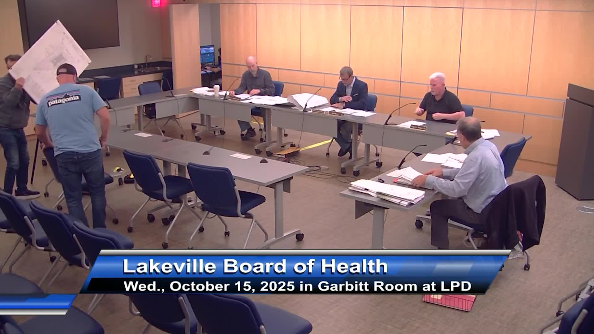 Lakeville board conditionally approves settlement options in 9 Cross Street bedroom dispute