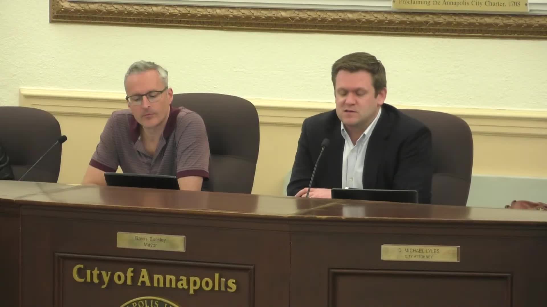 Committee backs Market House lease amid unresolved parking-concession dispute