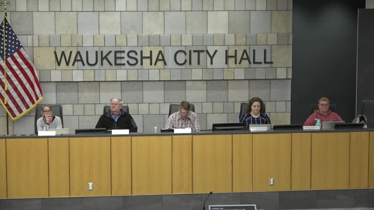 Finance committee approves Oct. 14 minutes by unanimous consent