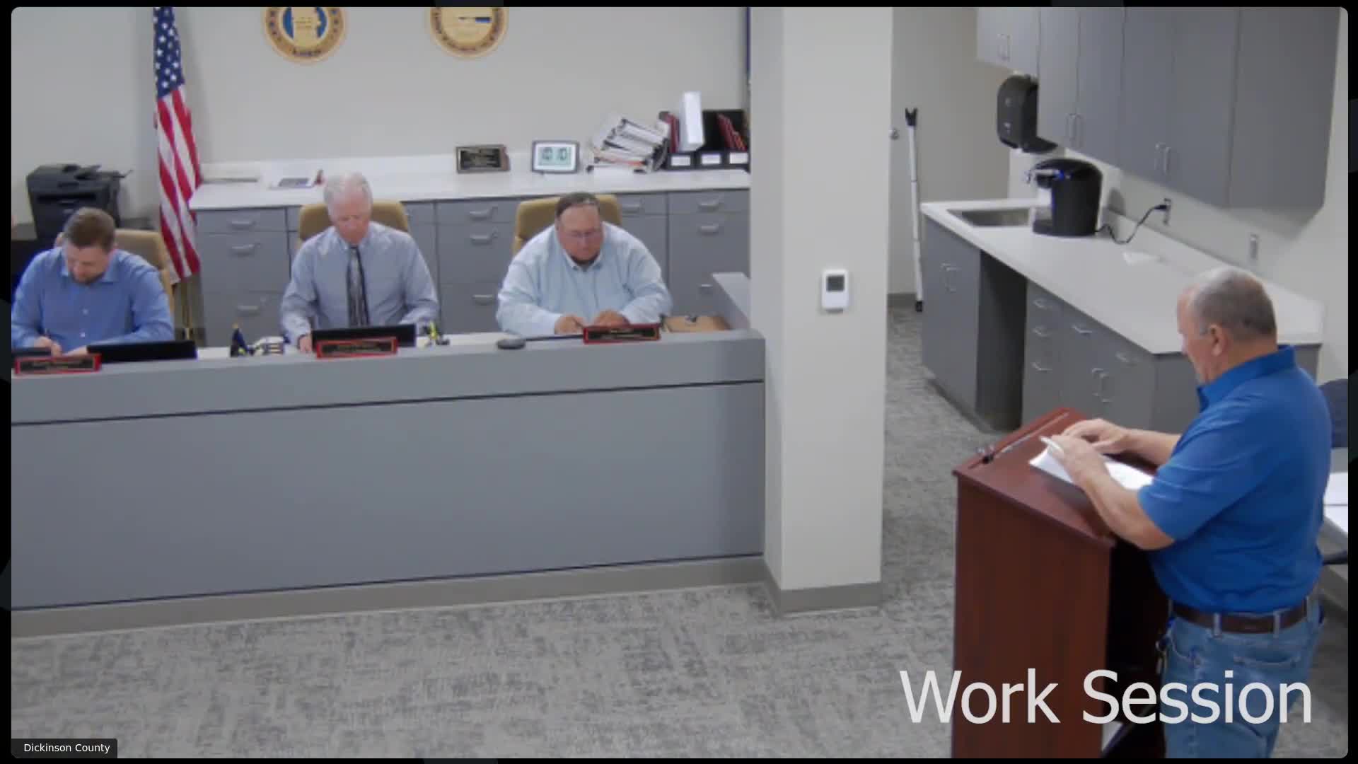 Commission reviews Union Pacific crossing agreement; county staff recommend signing after minor changes