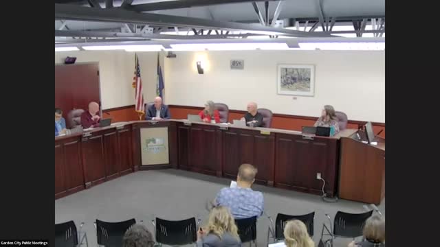 Council adopts first reading of ordinance banning motorized watercraft on Boise River
