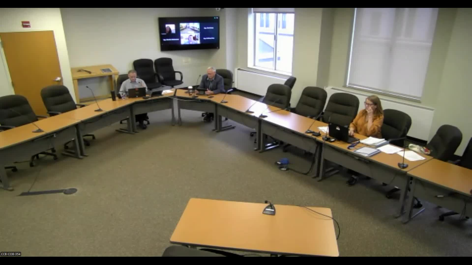 Executive Committee adopts minutes, reports no budget amendments; next meeting set for Oct. 23