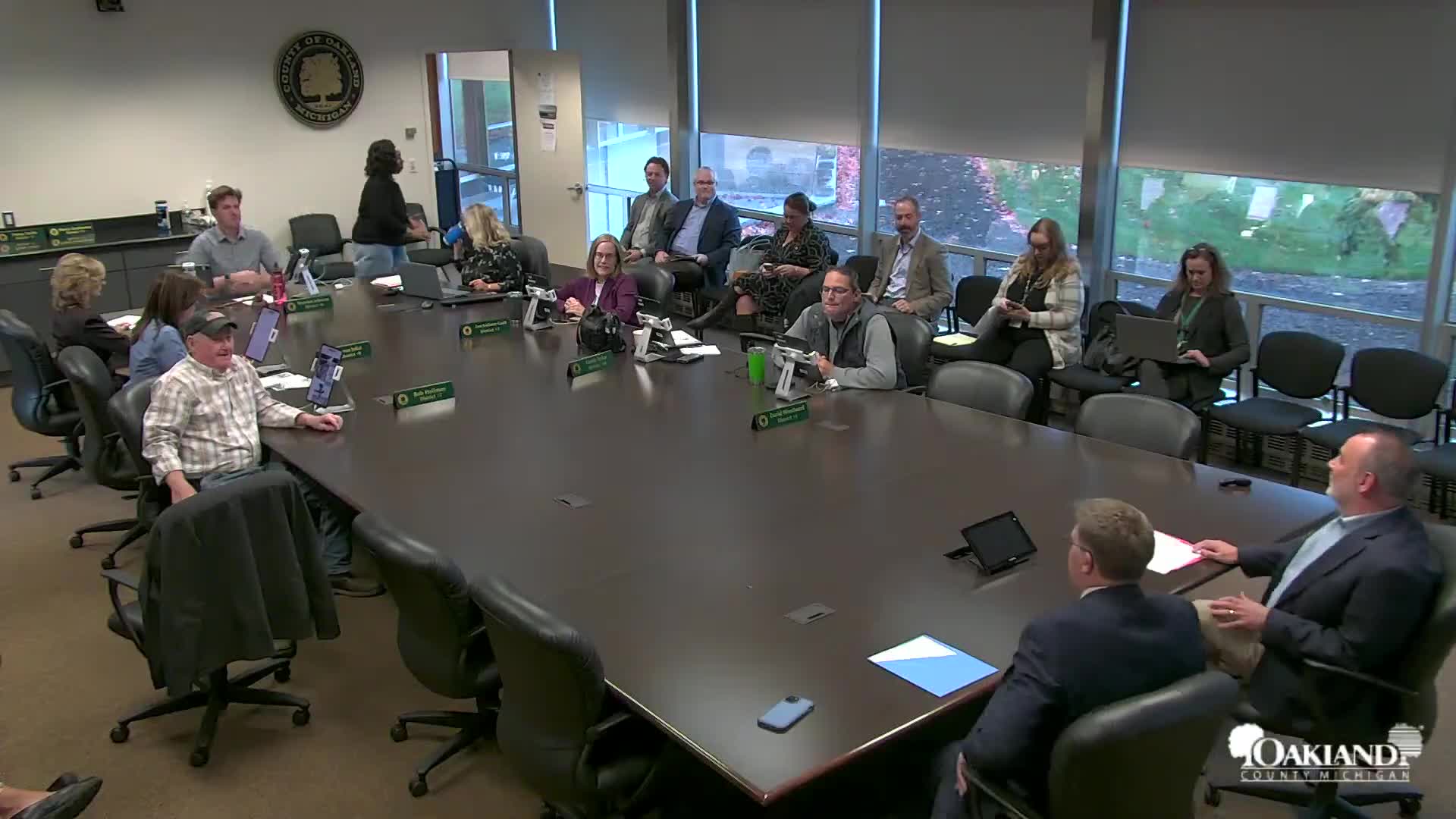 Oakland County officials say IT contract to employee-owned firm violated county policy and state law; no county payments made