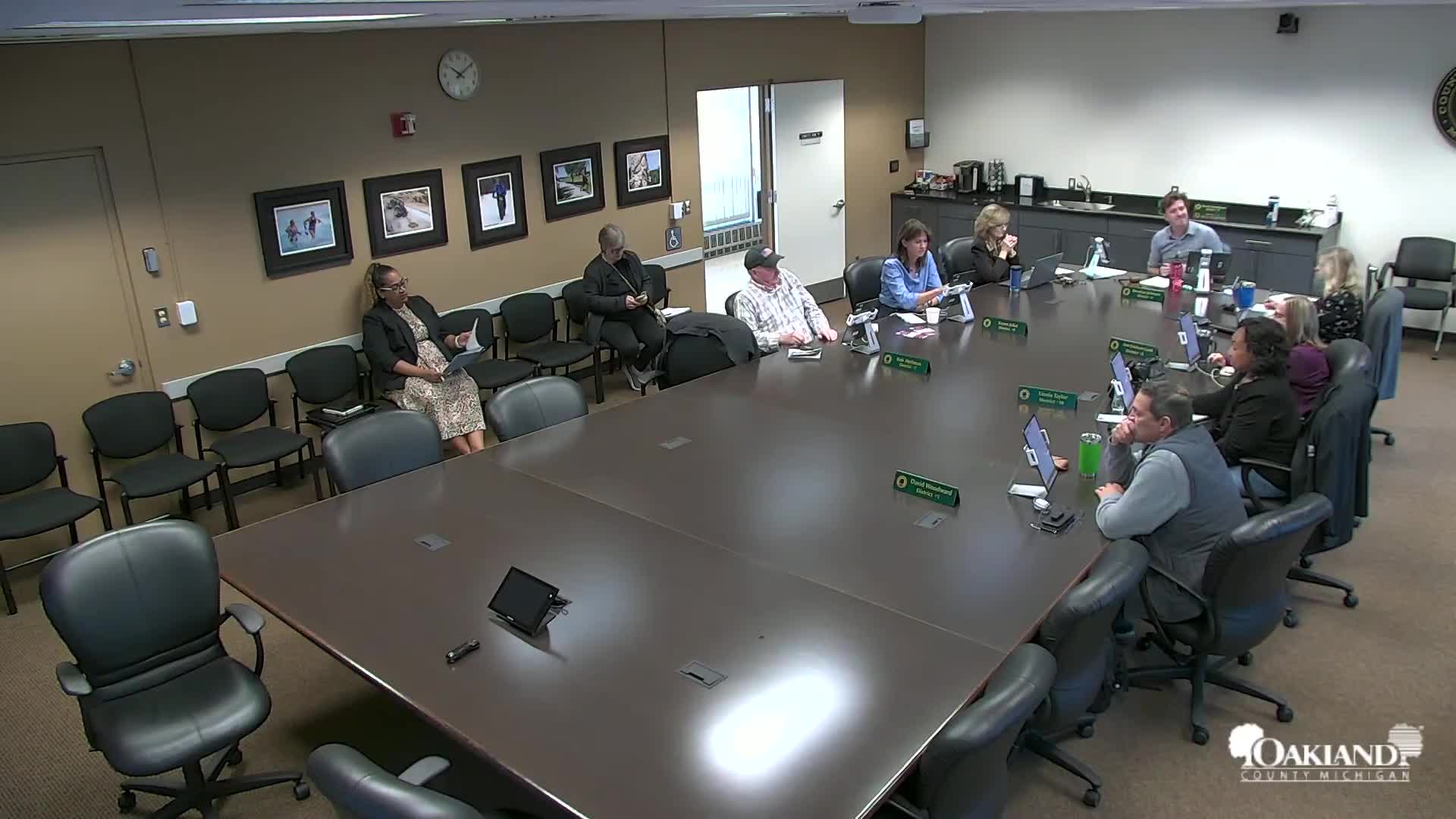 Board committee advances union and sheriff's command contracts to finance; approves opt-out of PA 152 for 2026 benefits