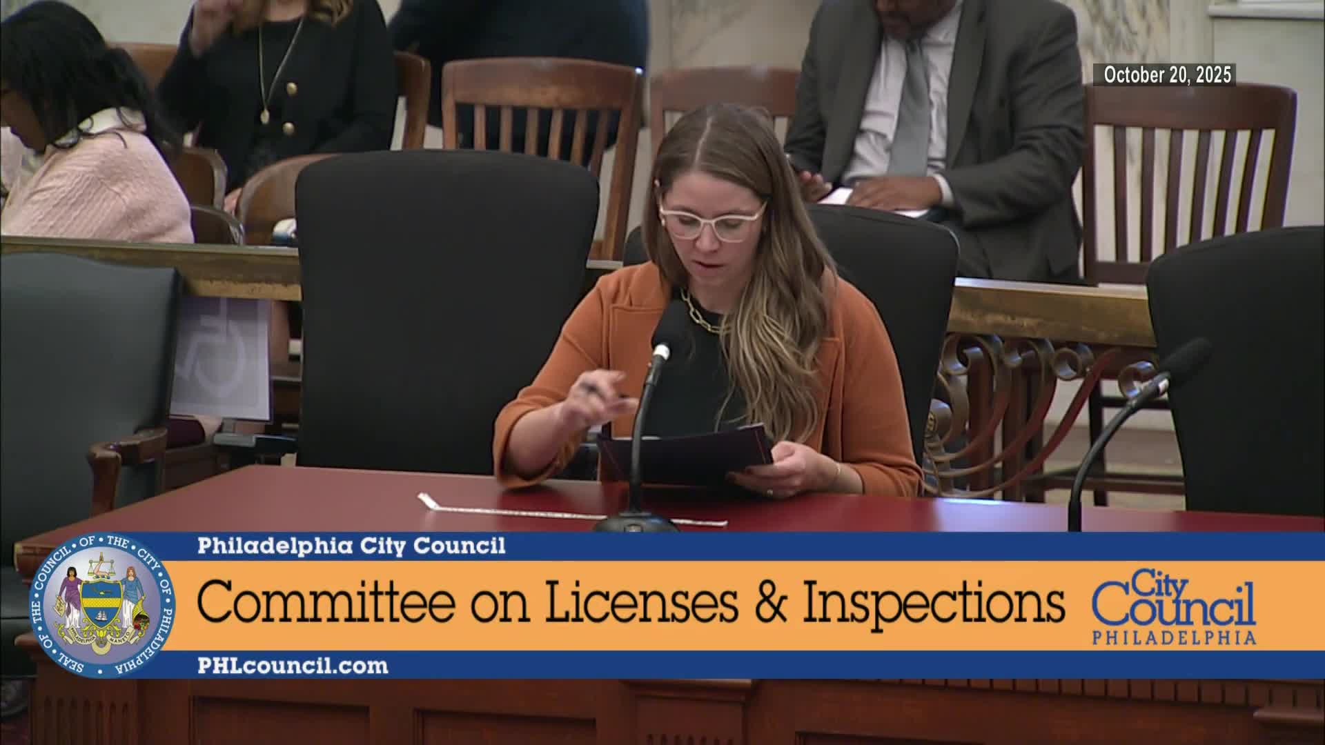 Committee advances bill to require rental-license confirmation before utilities install second meters for small residential buildings