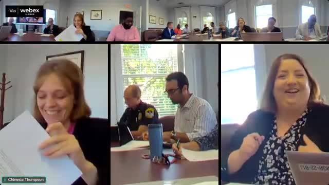 Ad hoc Right-of-Way Committee asks attorneys to draft broader ordinance on sidewalk obstruction, storage and sitting