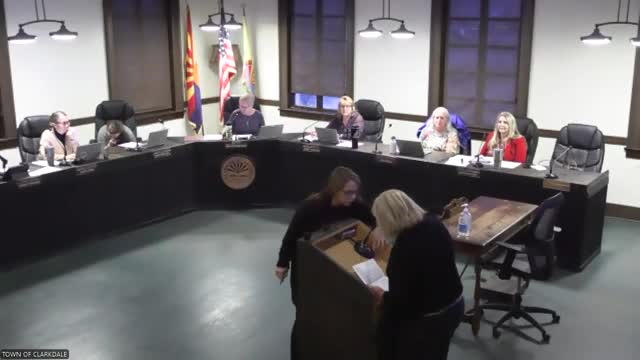 Clarkdale resident urges town to press state and federal agencies on leaded aviation emissions and monitoring