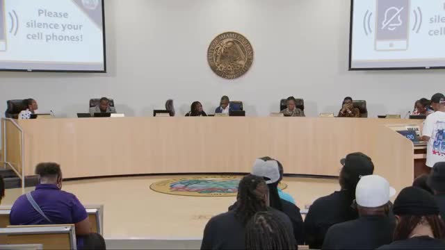 Residents urge Myrtle Grove park amenities, propose regulated golf-cart service and push to preserve historic farmhouse