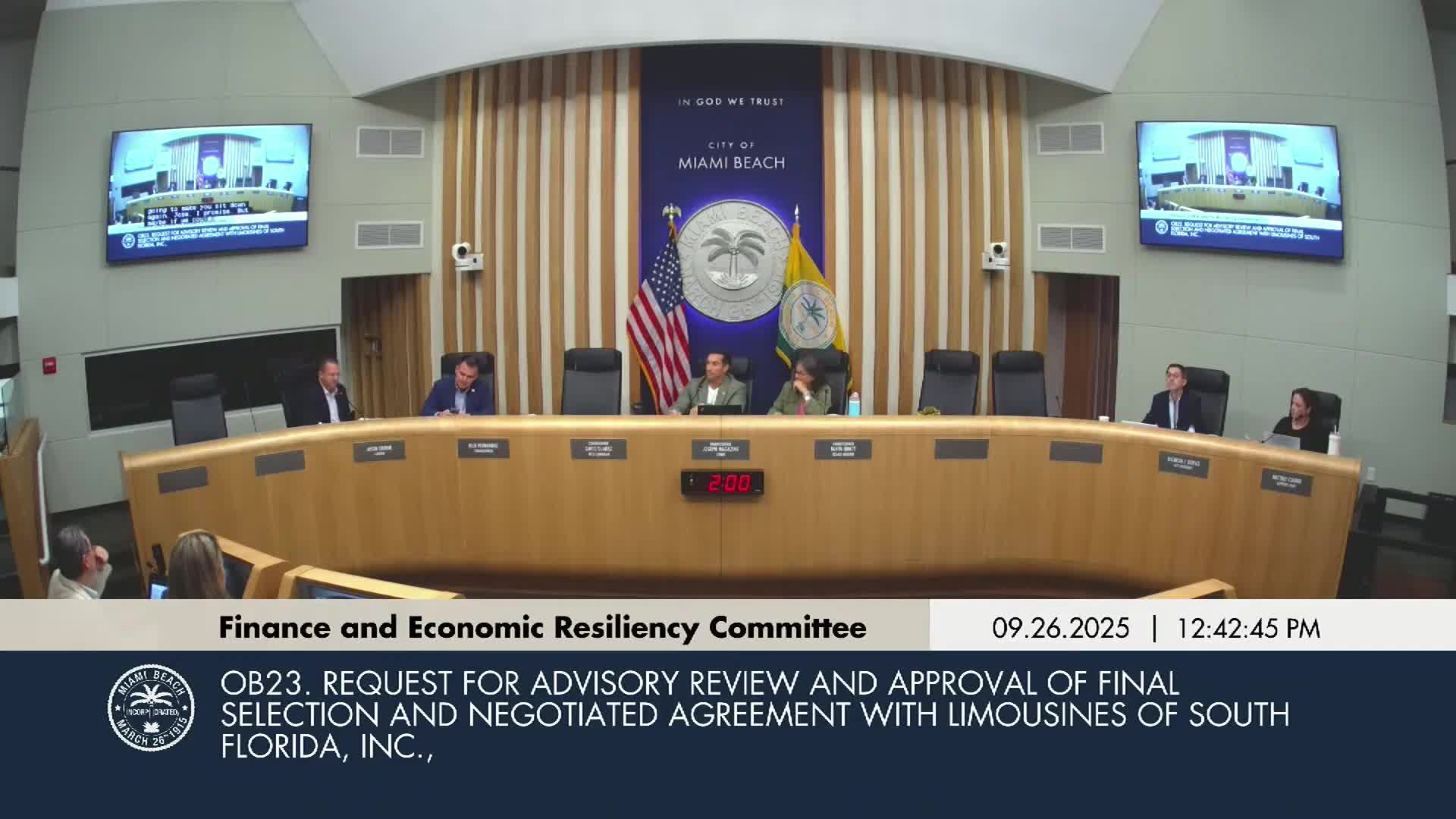 Administration recommends Gillig clean‑diesel buses for municipal circulator but committee retains trolley award pending funding plan