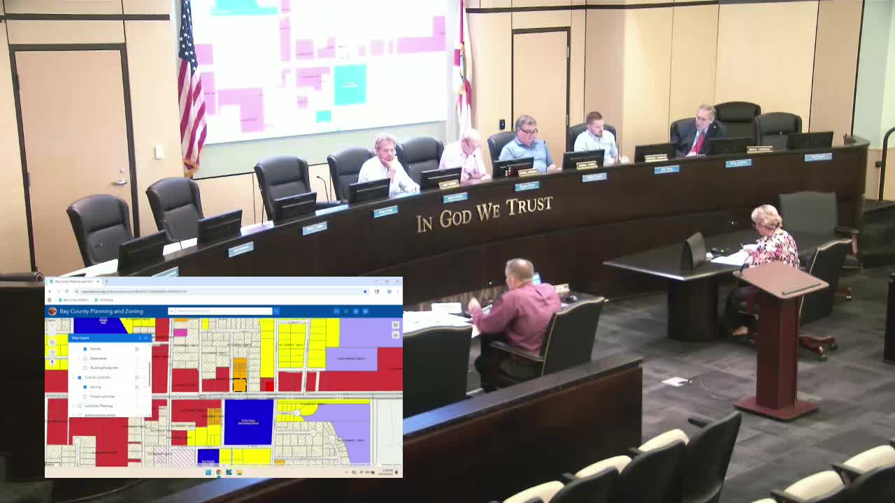 Planning commission forwards changes to land development regulations on fences, review timeframes and small subdivisions