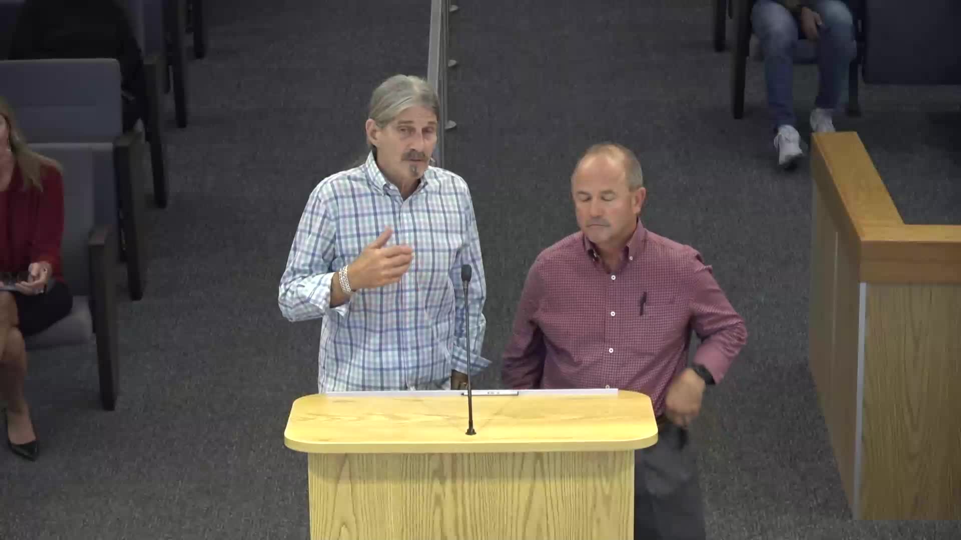 Council approves rezoning and future‑land‑use amendment at 2907 East Lee Street to allow potential subdivision