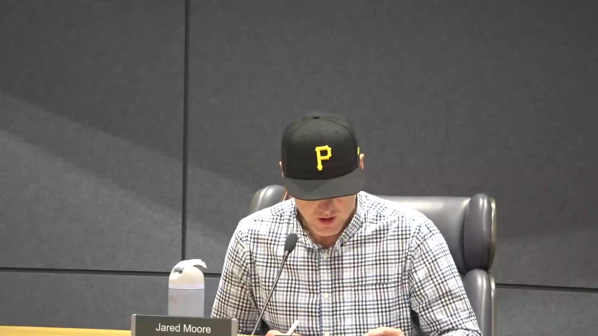 Council approves pallet‑shelter leases for temporary homeless housing; adds tenant fee cap and reporting requirements