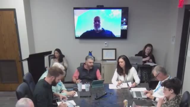 City staff demonstrates digital tools to help council navigate large meeting packets