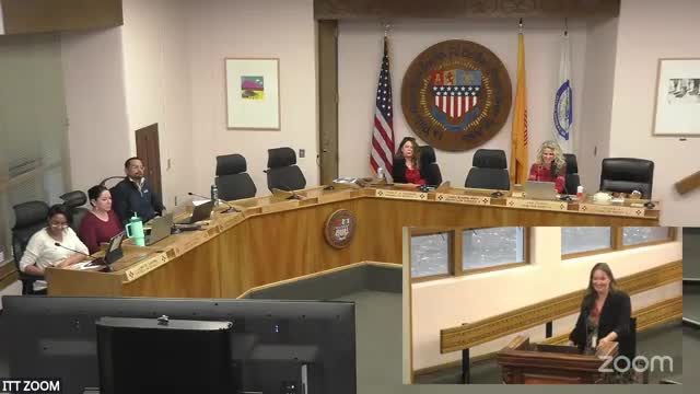 Committee advances living‑wage ordinance to $17.50 with amendments after chamber and resident surveys