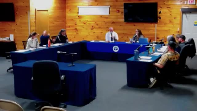 RSU 4 board votes to join Western Maine Regional Service Center, board asks follow‑up questions