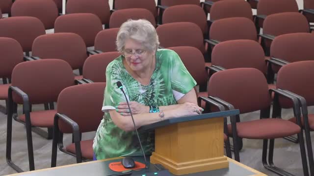Resident asks Apple Valley council to allow therapy and emotional-support animals in city facilities